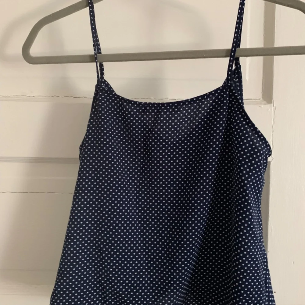 Top/tank - Picture 2 of 2